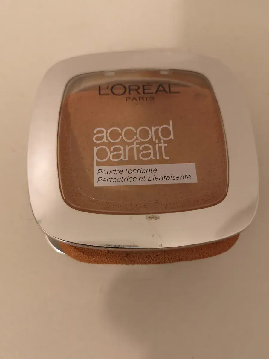 L'Oréal Paris Accord Parfait 5D Gold Sand packaging, photo 1